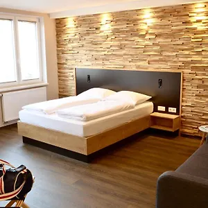 3* Otel Five
